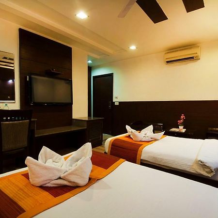 Hotel Amaltas International - Delhi-16 Nuova Delhi Esterno foto