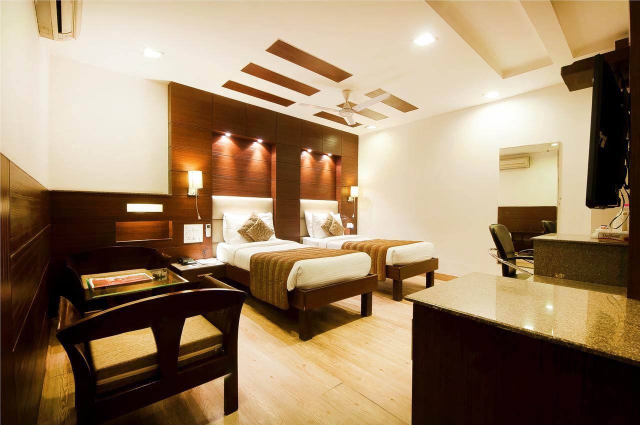 Hotel Amaltas International - Delhi-16 Nuova Delhi Esterno foto