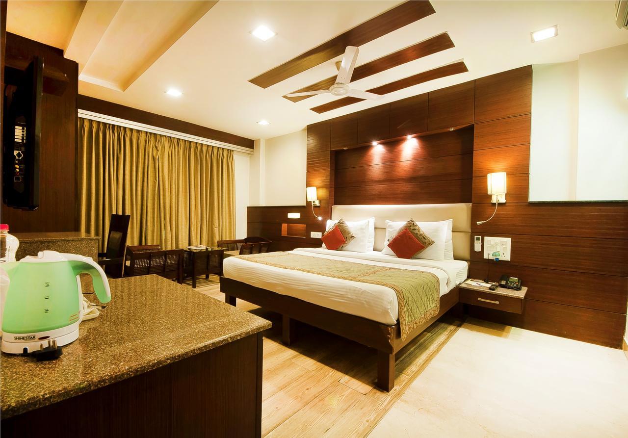 Hotel Amaltas International - Delhi-16 Nuova Delhi Esterno foto