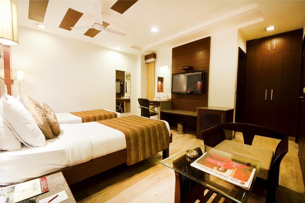 Hotel Amaltas International - Delhi-16 Nuova Delhi Esterno foto