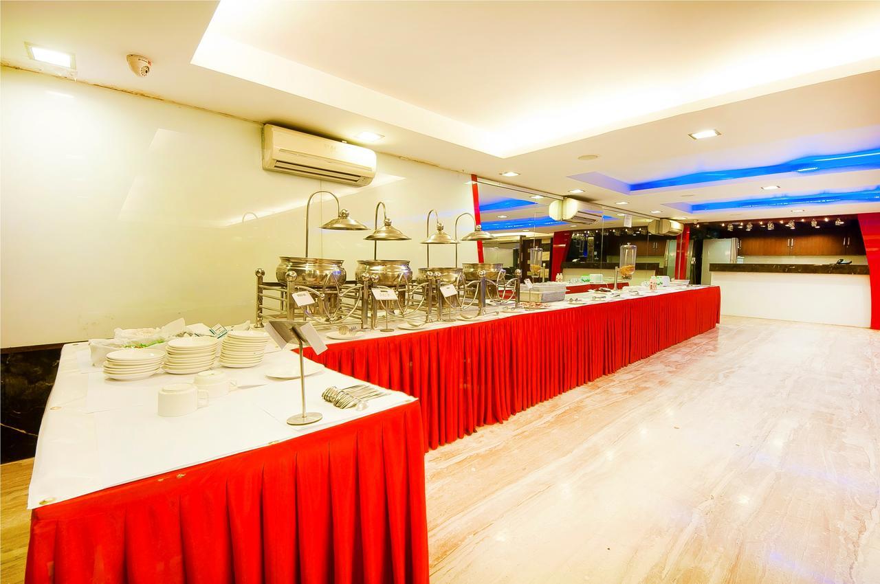 Hotel Amaltas International - Delhi-16 Nuova Delhi Esterno foto