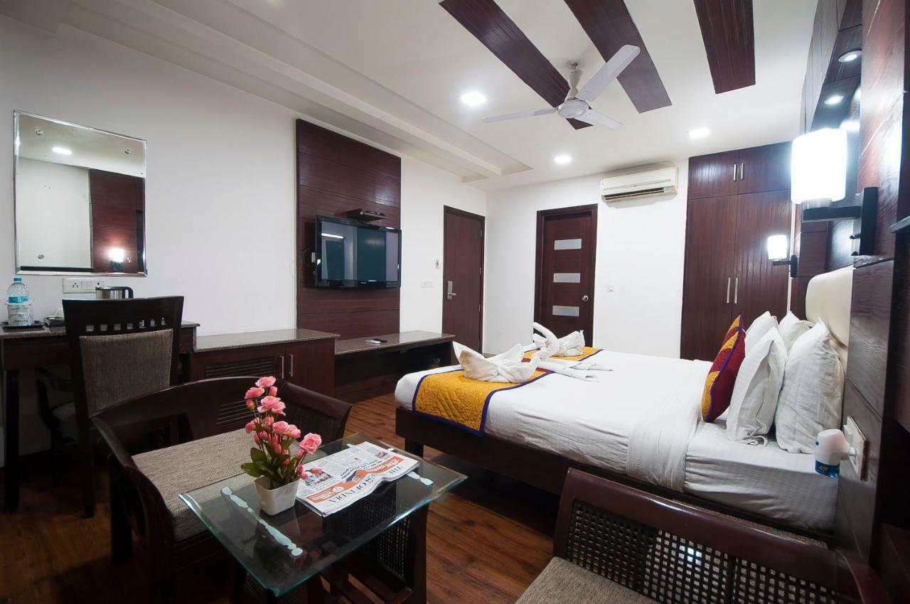 Hotel Amaltas International - Delhi-16 Nuova Delhi Esterno foto