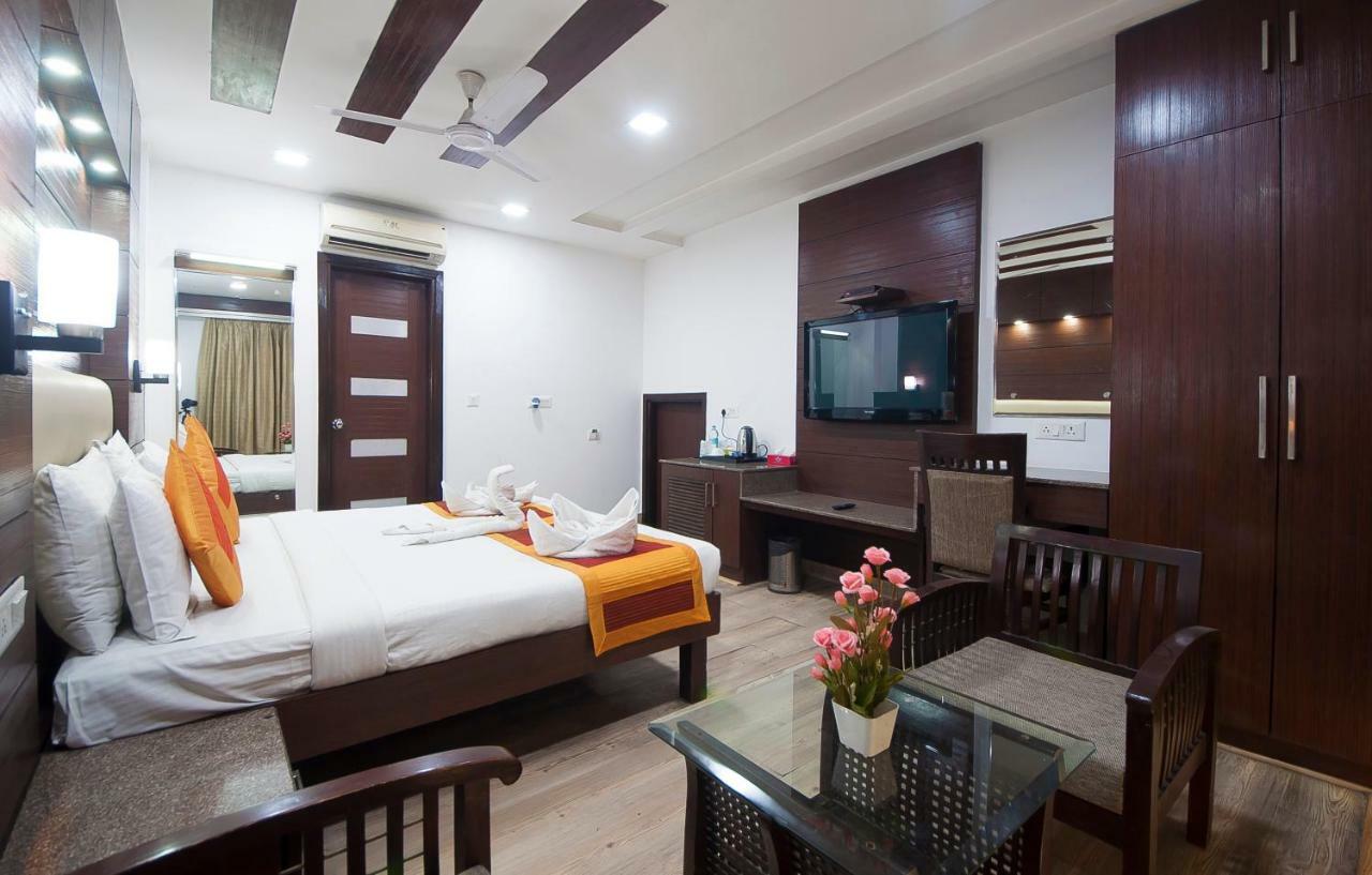 Hotel Amaltas International - Delhi-16 Nuova Delhi Esterno foto