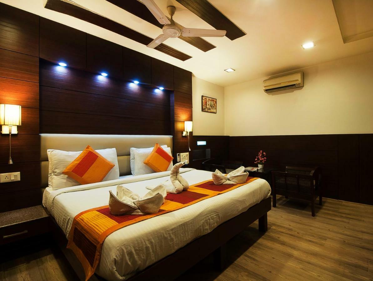 Hotel Amaltas International - Delhi-16 Nuova Delhi Esterno foto