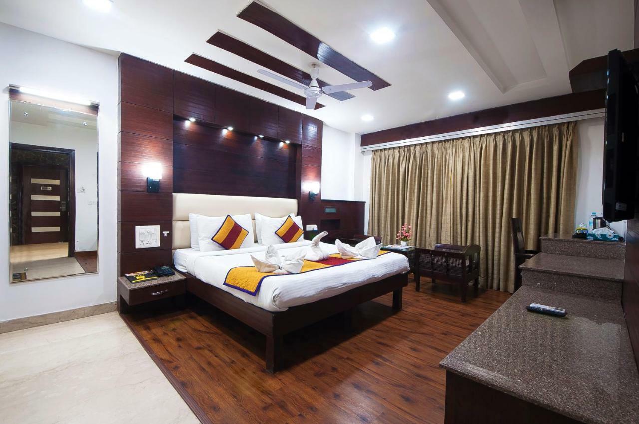 Hotel Amaltas International - Delhi-16 Nuova Delhi Esterno foto